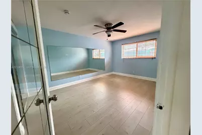5651 NE 9th Ave, Oakland Park, FL 33334 - Photo 13
