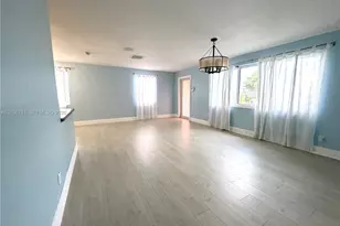 5651 NE 9th Ave, Oakland Park, FL 33334 - Photo 9
