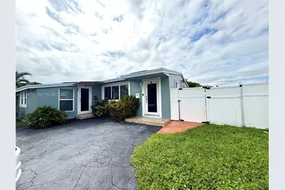 5651 NE 9th Ave, Oakland Park, FL 33334 - Photo 3