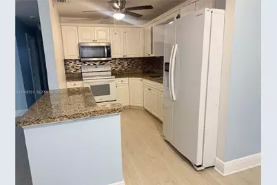 5651 NE 9th Ave, Oakland Park, FL 33334 - Photo 11