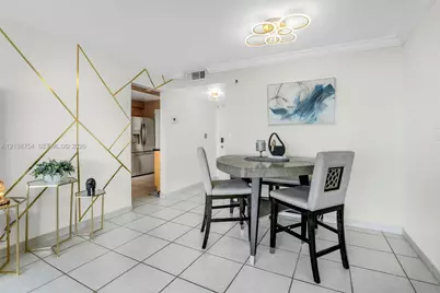 2750 NE 183rd St #2404, Aventura, FL 33160 - Photo 9