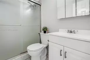 2750 NE 183rd St, Aventura, FL 33160 - Photo 21