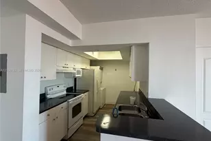 5085 NW 7th St, Miami, FL 33126 - Photo 5