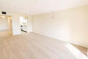 12900 SW 13th St, Pembroke Pines, FL 33027 - Photo 9