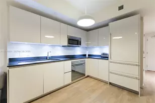 1010 Brickell Ave, Miami, FL 33131 - Photo 11