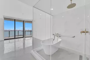 700 NE 24th St, Miami, FL 33137 - Photo 7