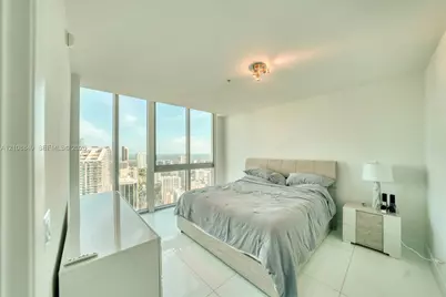 92 SW 3rd St #5203, Miami, FL 33130 - Photo 15
