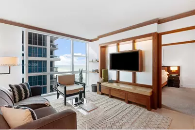 6801 Collins Ave #909, Miami Beach, FL 33141 - Photo 1