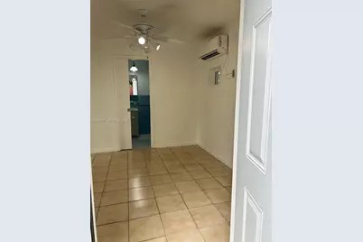 920 NW 35th Ave #0, Miami, FL 33125 - Photo 5