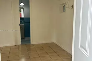 920 NW 35th Ave, Miami, FL 33125 - Photo 5
