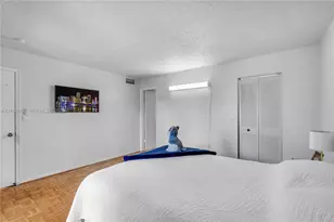 10859 NW 7th St, Miami, FL 33172 - Photo 13