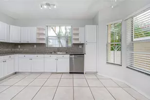 1571 Seagrape Way, Hollywood, FL 33019 - Photo 11