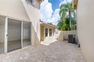 1571 Seagrape Way, Hollywood, FL 33019 - Photo 3