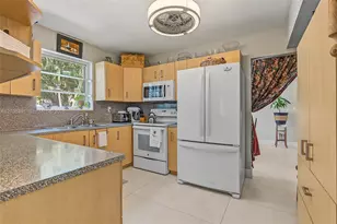 8931 SW 156th St, Palmetto Bay, FL 33157 - Photo 5