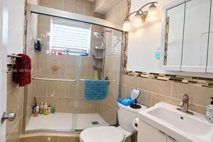 8300 Crespi Blvd, Miami Beach, FL 33141 - Photo 15