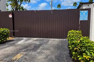 8300 Crespi Blvd, Miami Beach, FL 33141 - Photo 31