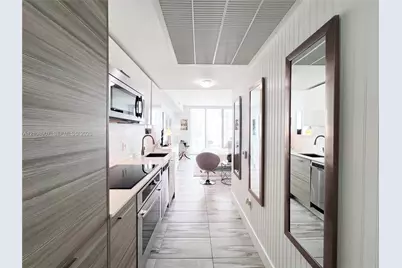1300 Brickell Bay Dr #1813, Miami, FL 33131 - Photo 3