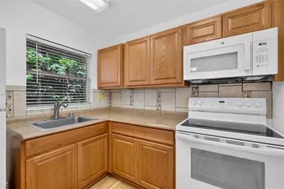 9900 Sunrise Lakes Blvd #308, Sunrise, FL 33322 - Photo 9