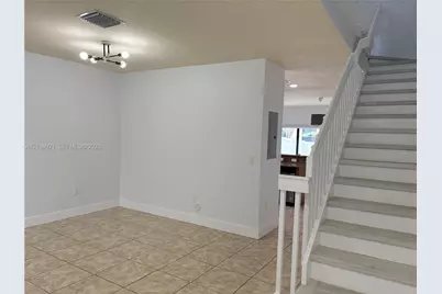 8861 W 35th Ave, Hialeah, FL 33018 - Photo 5