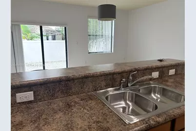 8861 W 35th Ave, Hialeah, FL 33018 - Photo 9
