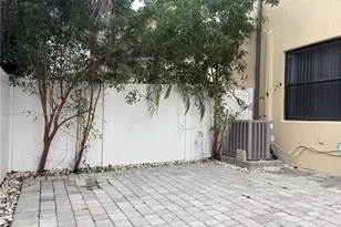 8861 W 35th Ave, Hialeah, FL 33018 - Photo 29