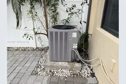 8861 W 35th Ave, Hialeah, FL 33018 - Photo 29