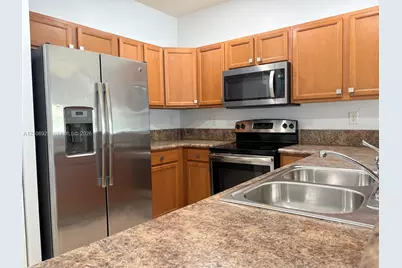 8861 W 35th Ave, Hialeah, FL 33018 - Photo 7