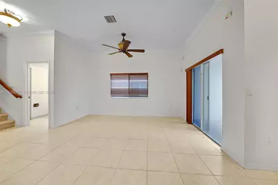 2376 SE 17th Ter #2376, Homestead, FL 33035 - Photo 5