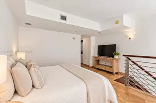 41 SE 5th St, Miami, FL 33131 - Photo 13
