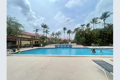 18310 NW 68th Ave #D, Hialeah, FL 33015 - Photo 27