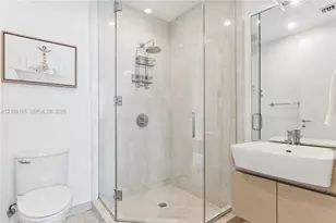 200 Biscayne Blvd Way, Miami, FL 33131 - Photo 11