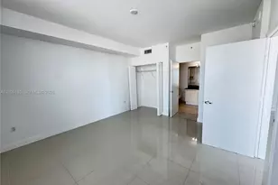 90 SW 3rd St, Miami, FL 33130 - Photo 7