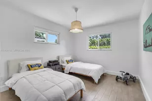 2471 NE 201st St, Miami, FL 33180 - Photo 27