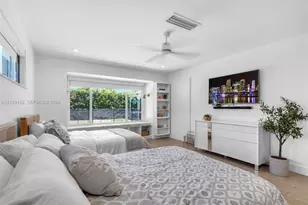 2471 NE 201st St, Miami, FL 33180 - Photo 23