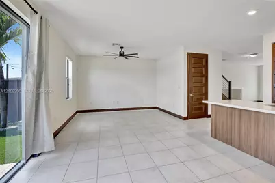 16011 NW 91st Ct, Miami Lakes, FL 33018 - Photo 11