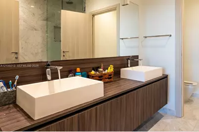 1000 Brickell Plz #1806, Miami, FL 33131 - Photo 23
