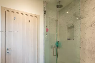 1000 Brickell Plz #1806, Miami, FL 33131 - Photo 25