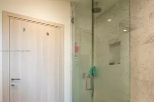 1000 Brickell Plaza, Miami, FL 33131 - Photo 25