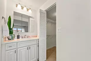 9301 Sunrise Lakes Blvd, Sunrise, FL 33322 - Photo 31
