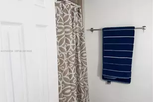 4717 NW 7th St, Miami, FL 33126 - Photo 7
