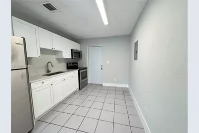 34 SW 5th Ave #1, Dania Beach, FL 33004 - Photo 3