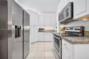 10720 NW 66th St, Doral, FL 33178 - Photo 25