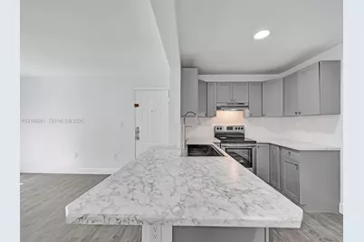 251 W Palm Cir W #307, Pembroke Pines, FL 33025 - Photo 5