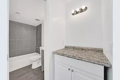251 W Palm Cir W #307, Pembroke Pines, FL 33025 - Photo 9