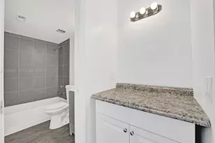 251 W Palm Cir W, Pembroke Pines, FL 33025 - Photo 9