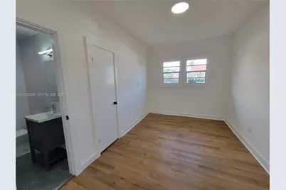 900 SW 8th Ct #Front, Miami, FL 33130 - Photo 5