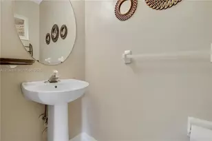 9561 Bradshaw Ln, Tamarac, FL 33321 - Photo 25