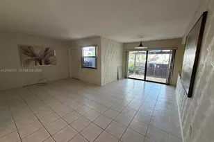10231 Fontainebleau Blvd, Miami, FL 33172 - Photo 3