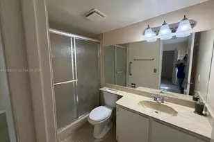 10231 Fontainebleau Blvd, Miami, FL 33172 - Photo 7