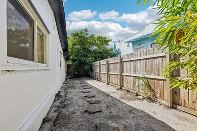 905 NE 5th St, Pompano Beach, FL 33060 - Photo 37